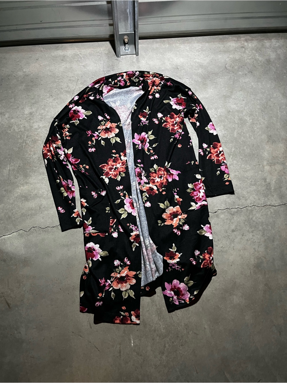 Brittany Black Black Floral Open-Front Robe Cardigan